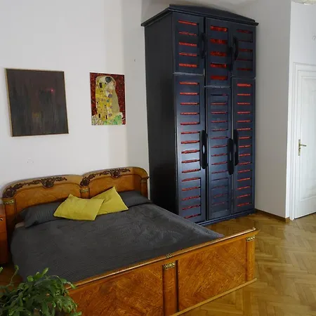 Place Apartment *