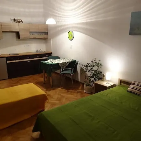 Apartment Place *