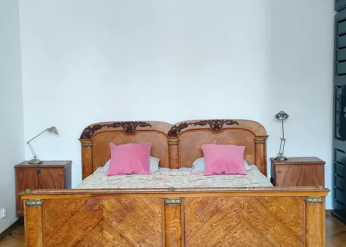 Place * كراكوفيا